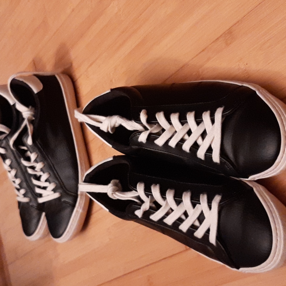Old Navy sneakers